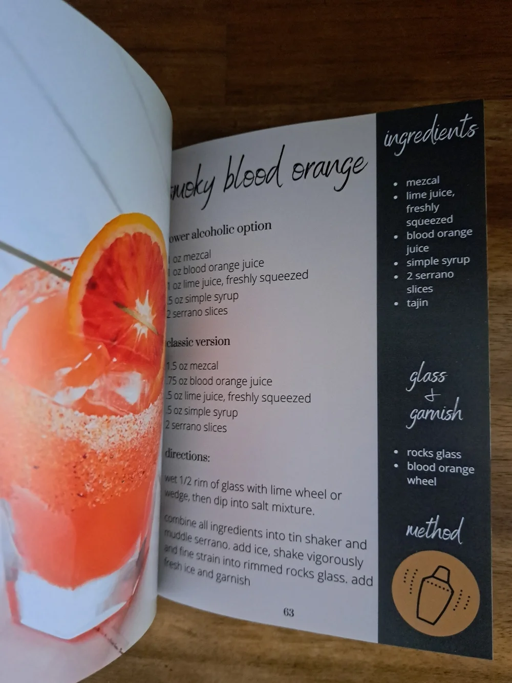 Serve & Sip (Cocktail Recipe Book) - Black